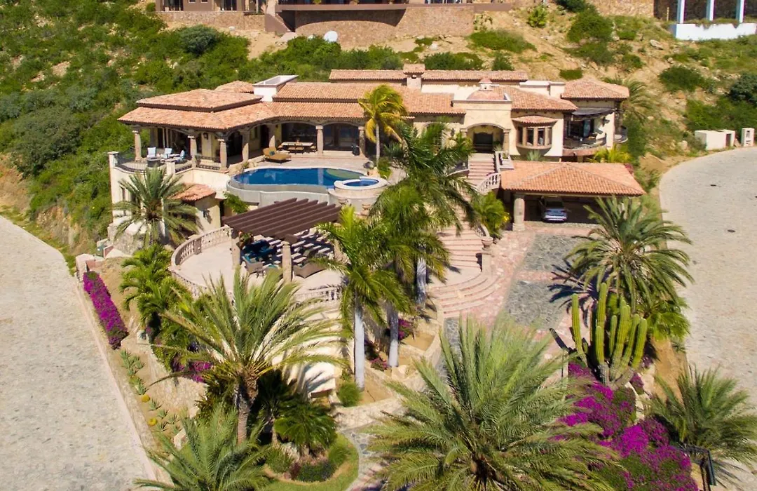 Stunning 6Bd Pedregal Villa Maria-1